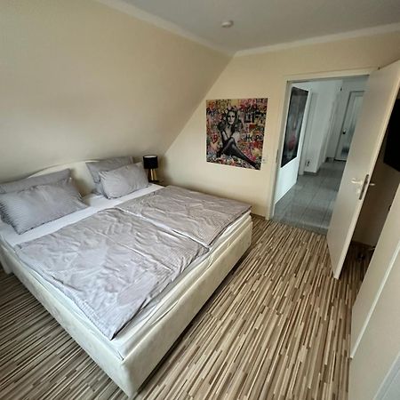 Zwei Ferienwohnungen Anker Max 5 Personen & Leuchtturm Max 4 Personen, Direkt In Steinhude Scheunenviertel, Balkon, Wlan , Privater Parkplatz, Wallbox Luaran gambar