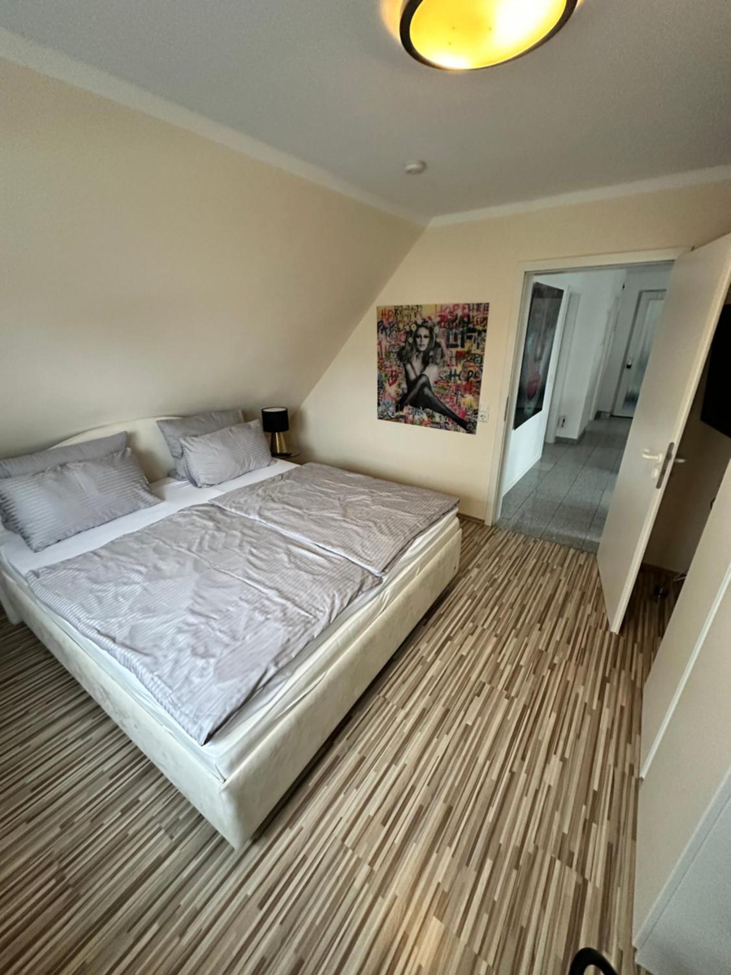 Zwei Ferienwohnungen Anker Max 5 Personen & Leuchtturm Max 4 Personen, Direkt In Steinhude Scheunenviertel, Balkon, Wlan , Privater Parkplatz, Wallbox Luaran gambar